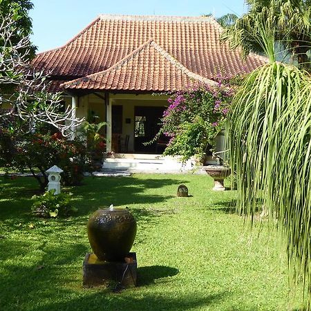 Rumah Kita Villa/Hotel Kalibaru Exterior foto