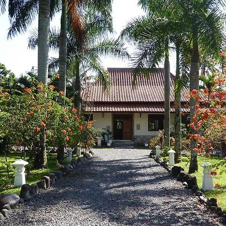 Rumah Kita Villa/Hotel Kalibaru Exterior foto