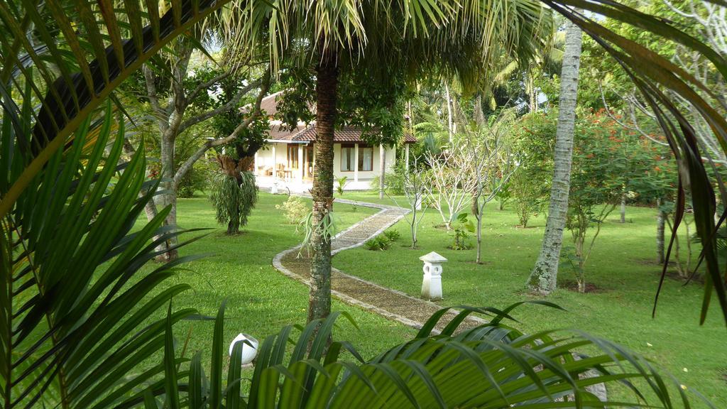 Rumah Kita Villa/Hotel Kalibaru Exterior foto