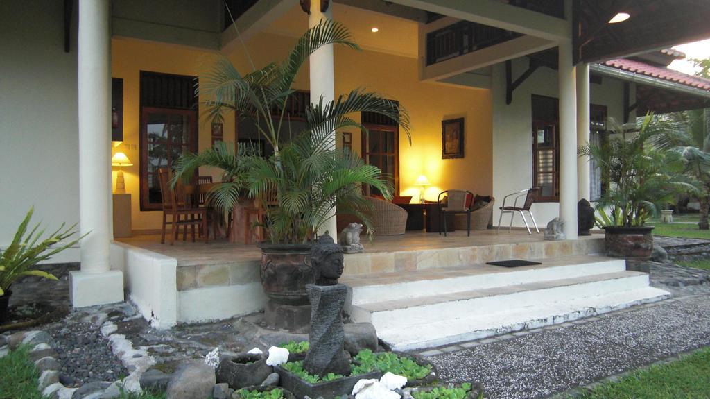 Rumah Kita Villa/Hotel Kalibaru Exterior foto