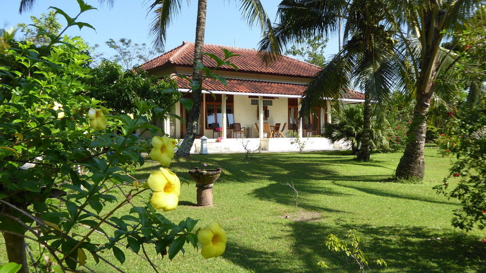 Rumah Kita Villa/Hotel Kalibaru Exterior foto