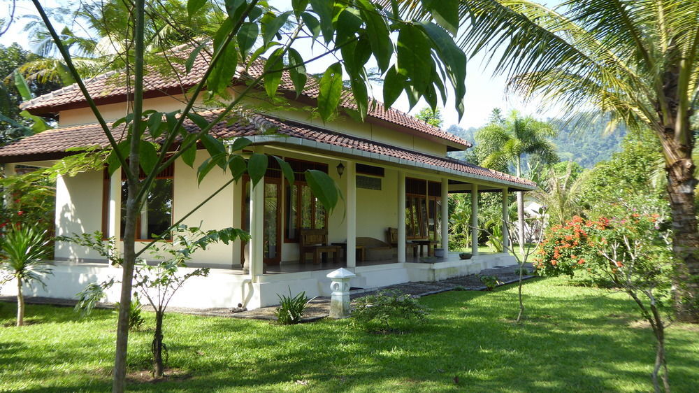 Rumah Kita Villa/Hotel Kalibaru Exterior foto